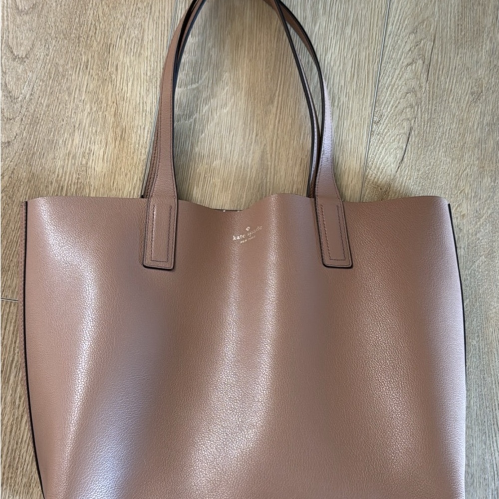 Kate Spade Brown Leather Tote Bag with Classic Design